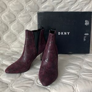 Closet Closing Sale!! DKNY Purple Snake Print Ankle Booties Size 6  Euro 36